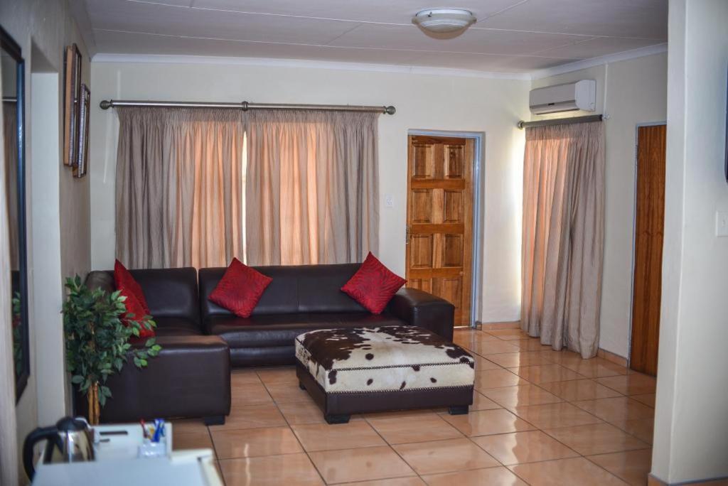 Tshedza Guest Lodge Louis Trichardt Exterior foto